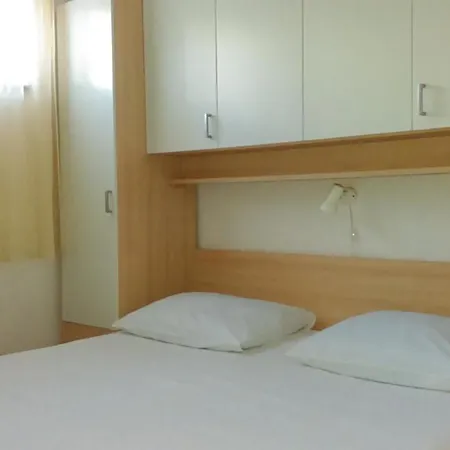Appartement For Families With Children Pag - 12301